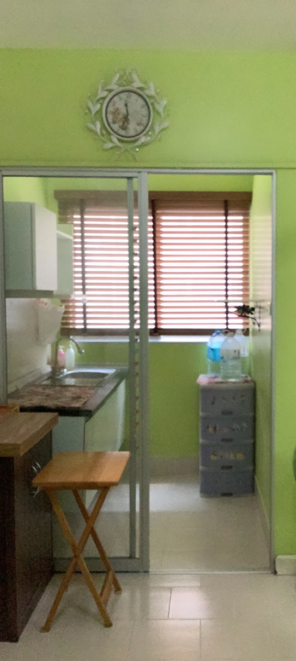 ขายถูกต่ำกว่าราคาประเมินธนาคาร คอนโดพร้อมอยู่ Fully Furnished. เหมาะซื้ออยู่เอง/ลงทุนปล่อยเช่า ชั้น 2 แบบ 1 ห้องนอน, ขนาด 30 ตร.ม