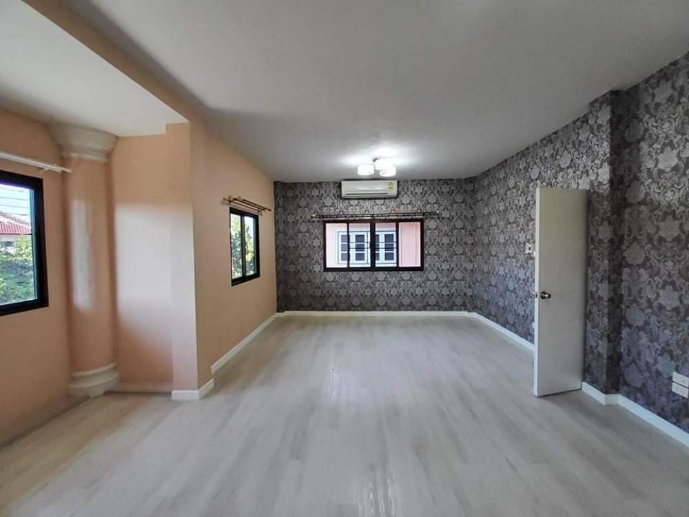ขายบ้านพร้อมผู้เช่า บ้าน วังบัวตอง
52942 House For Sale Ban Wang Bua Tong
*Sell with tenant