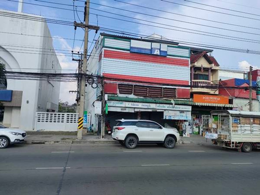 ขายด่วน ตึก 4ชั้น พิษณุโลก ติดธนาคารกรุงเทพ สาขาถนนสิงหวัฒน์ ติดถนนใหญ่ทำเลดี ใกล้ศาลหลักเมือง ขนาดตึกกว้าง 9x15 ม.