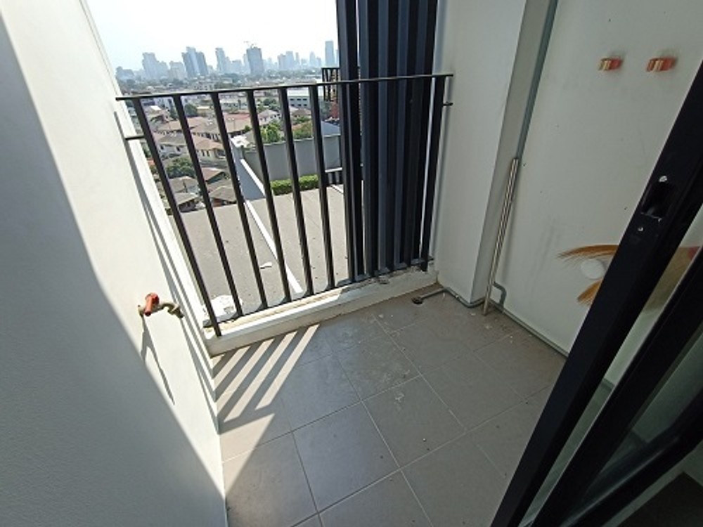 For Rent The Tree Interchange (Studio 30 ตร.ม./9000 บาท) ครบ ตึก B ชั้น 9 ใกล้ห้าง/MRT 091-5528889 เฟิร์ส