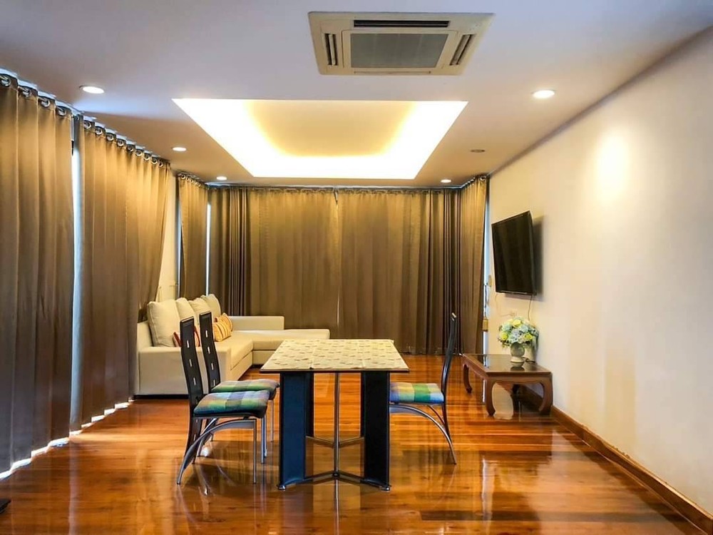 ขายด่วน บ้านเดี่ยวหมู่บ้านบุษราคัม Residence พื้นที่ 161.6 ตารางวา บ้านหรูหลังใหญ่ พร้อมอยู่ ใกล้ทางด่วน เดินทางสะดวก เพียง10นาทีจากม.มหิดล