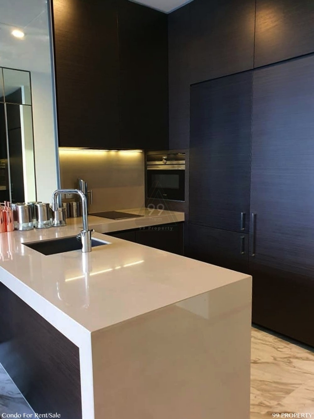 Saladaeng One [ศาลาแดง วัน] Luxury Condo