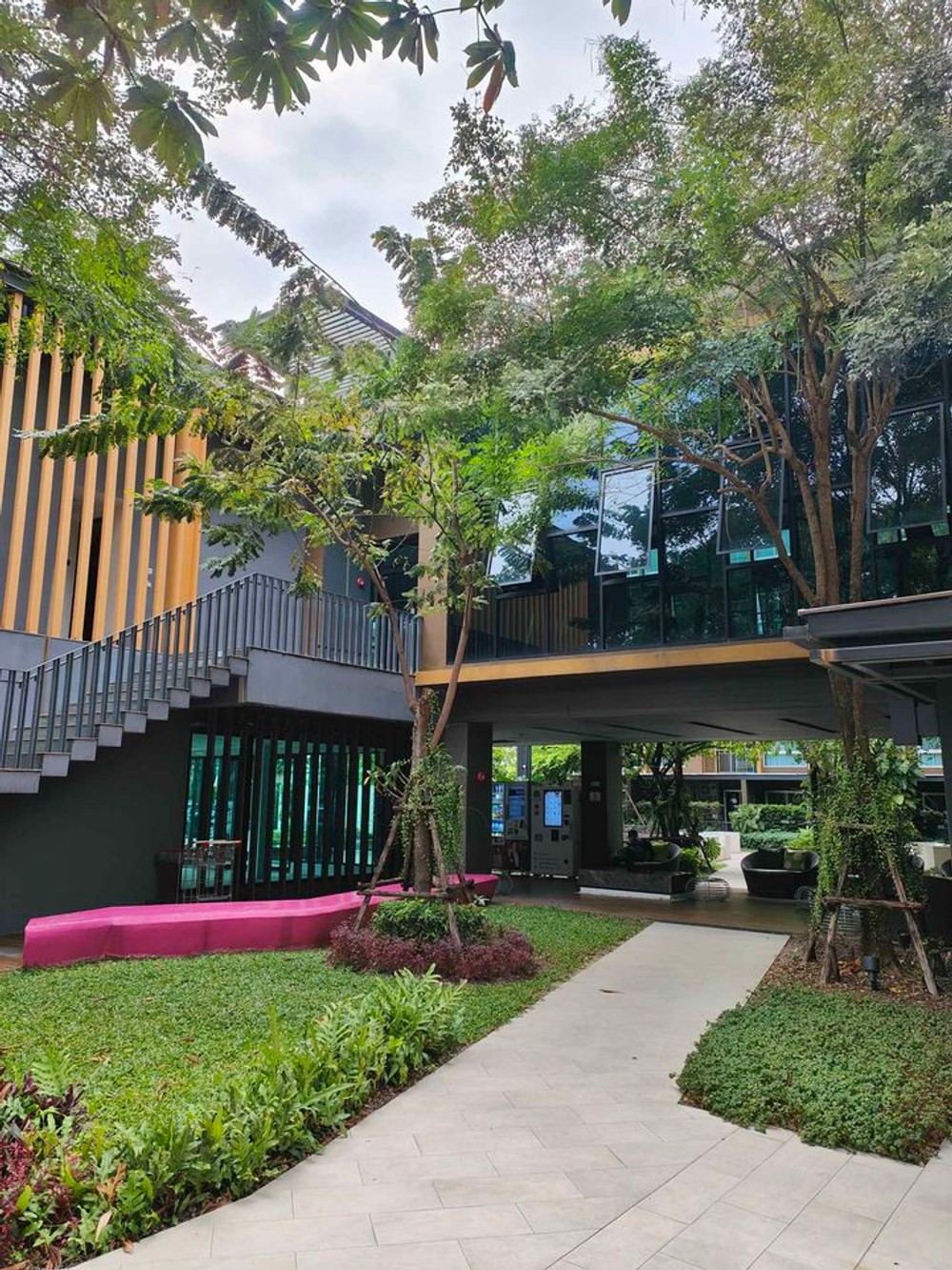 ให้เช่าคอนโด เมโทร ลักซ์ เกษตร ใกล้มหาลัยเกษตรศาสตร์ และใกล้รถไฟฟ้าสถานี ม.เกษตร