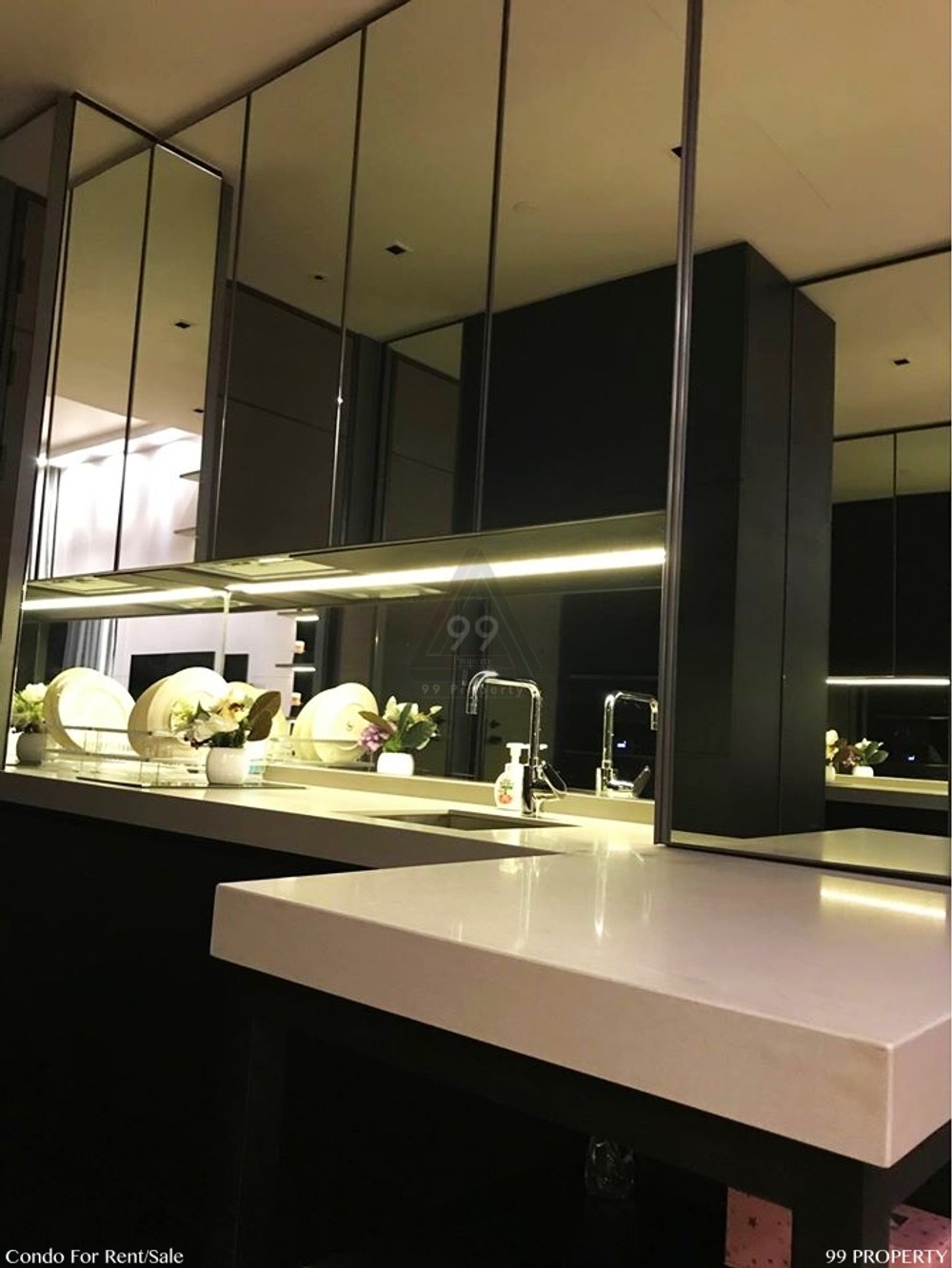 28 Chidlom [ทเวนตี้เอท ชิดลม] Luxury Condo

