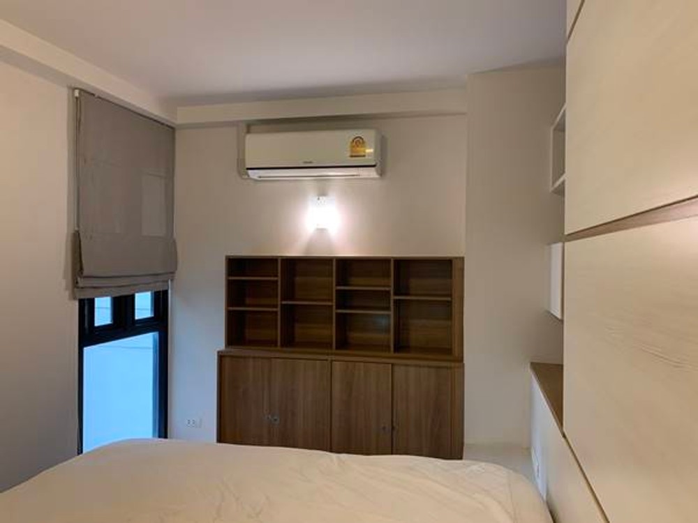 ขายคอนโดกว้างขวาง 1 ห้องนอน ตกแต่งสวย ราคาดี ทำเลงาม ย่านทองหล่อ