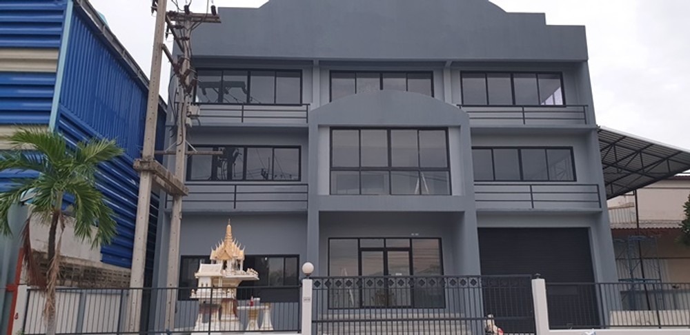 ขายถูกโรงงาน โกดัง 2 ชั้น  200 ตร.ว. Golden Factory สมุทรสาคร ทำเลดี ติดถนนเอกชัย