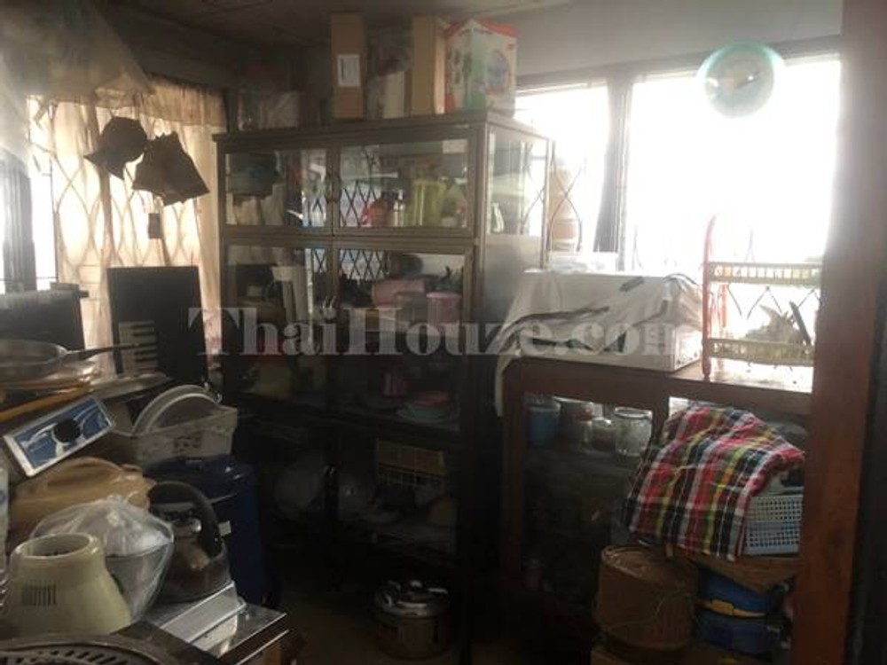 ขายบ้านเดี่ยว 2 ชั้น ซอยโกสุมรวมใจ 43 แยก 8 เนื้อที่ 42 ตร.ว. 4 ห้องนอน 1 ห้องน้ำ