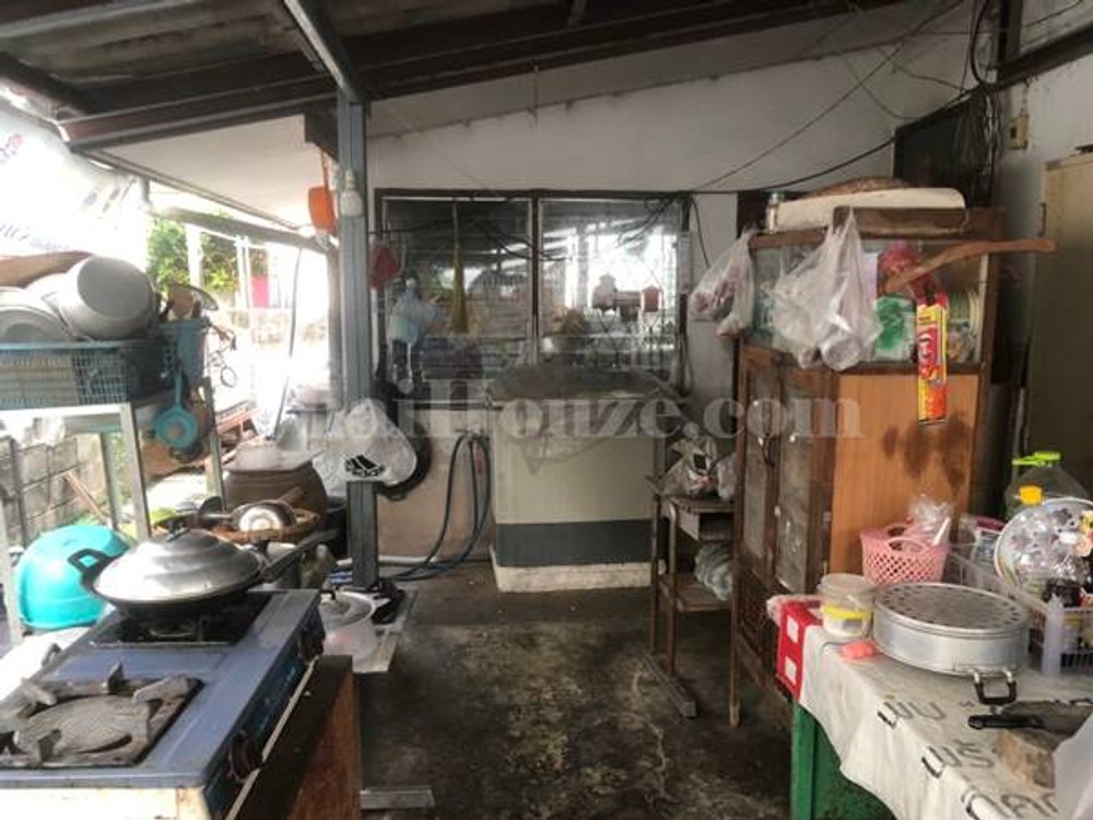 ขายบ้านเดี่ยว 2 ชั้น ซอยโกสุมรวมใจ 43 แยก 8 เนื้อที่ 42 ตร.ว. 4 ห้องนอน 1 ห้องน้ำ