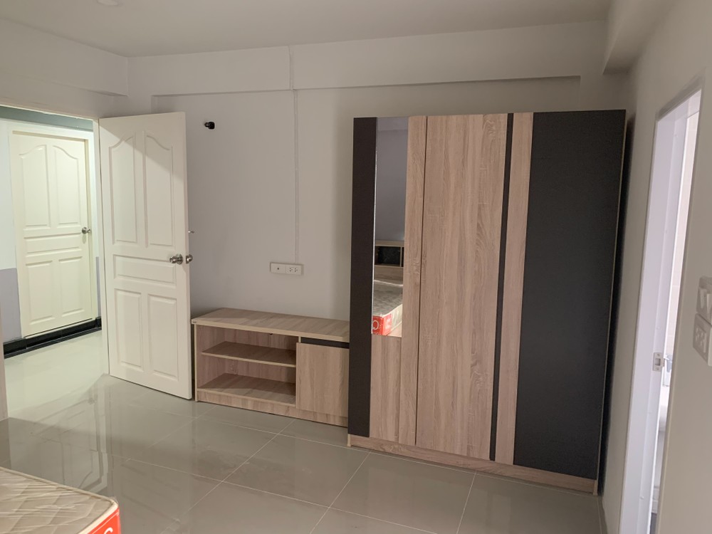 KR Residence
ค่าห้องเริ่มต้น 4200-4500 บาท/เดือน
โทร 0627181010 
line id  0627181010
