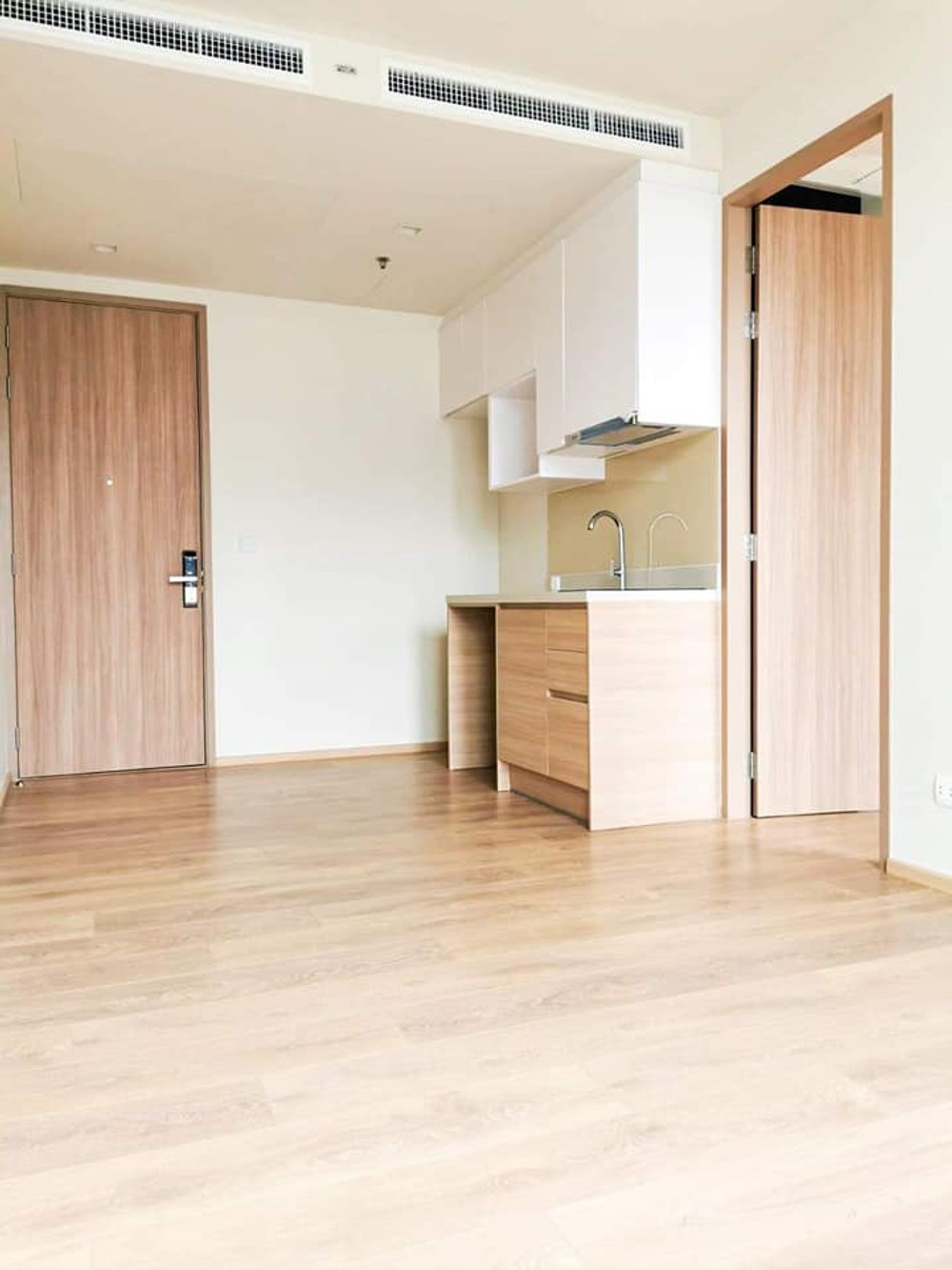 ขายด่วน - ราคาถูก คอนโด Noble Around Sukhumvit 33 yield สูง เหมาะลงทุน