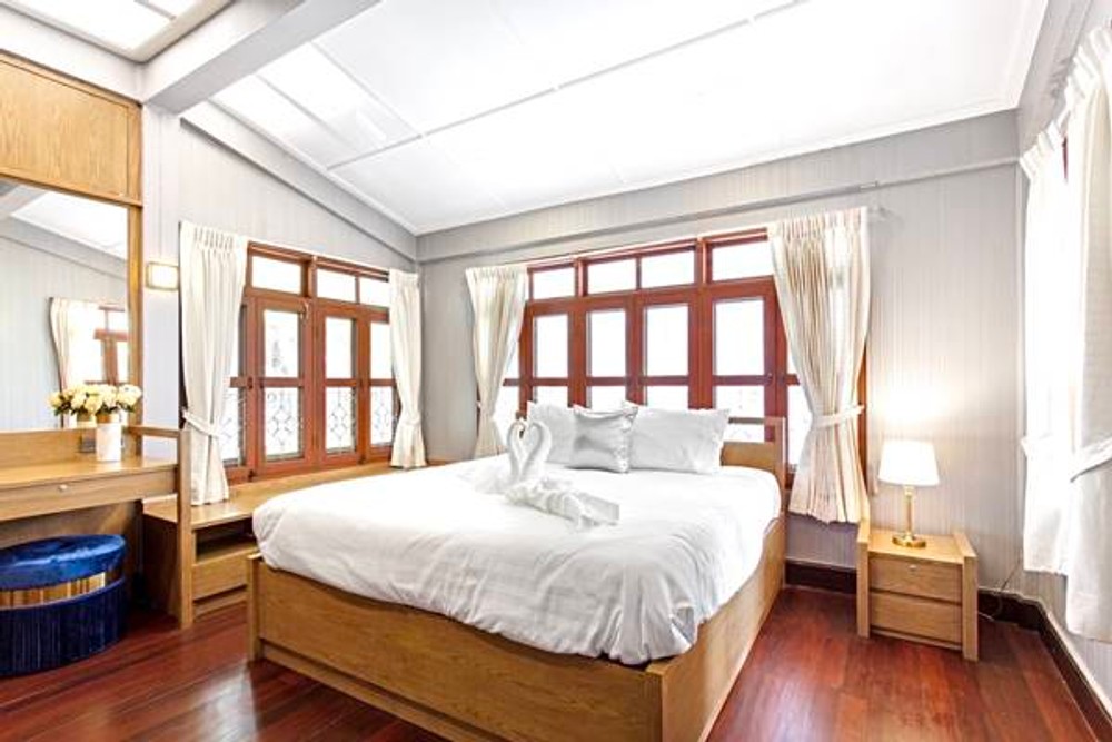 URGENT! Private Luxury Pool Villa for RENT near BTS Chongnonsi / MRT Lumpini at Sathorn Road