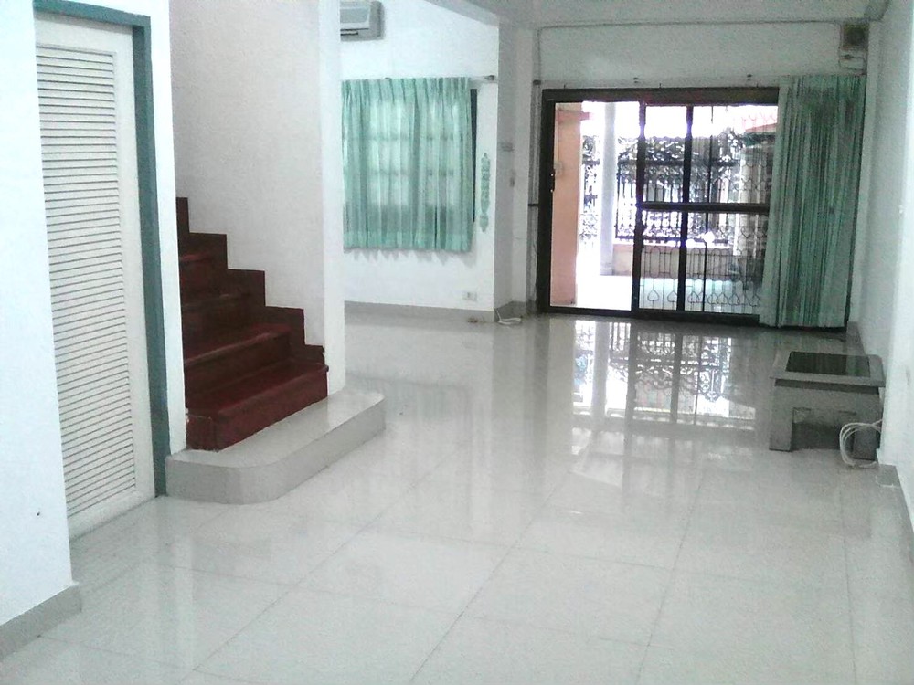 ให้เช่าทาวน์เฮ้าส์ 2 ห้องน้ำ 2 ห้องนอน วิภาวดีรังสิต 39 ใกล้ดอนเมือง
