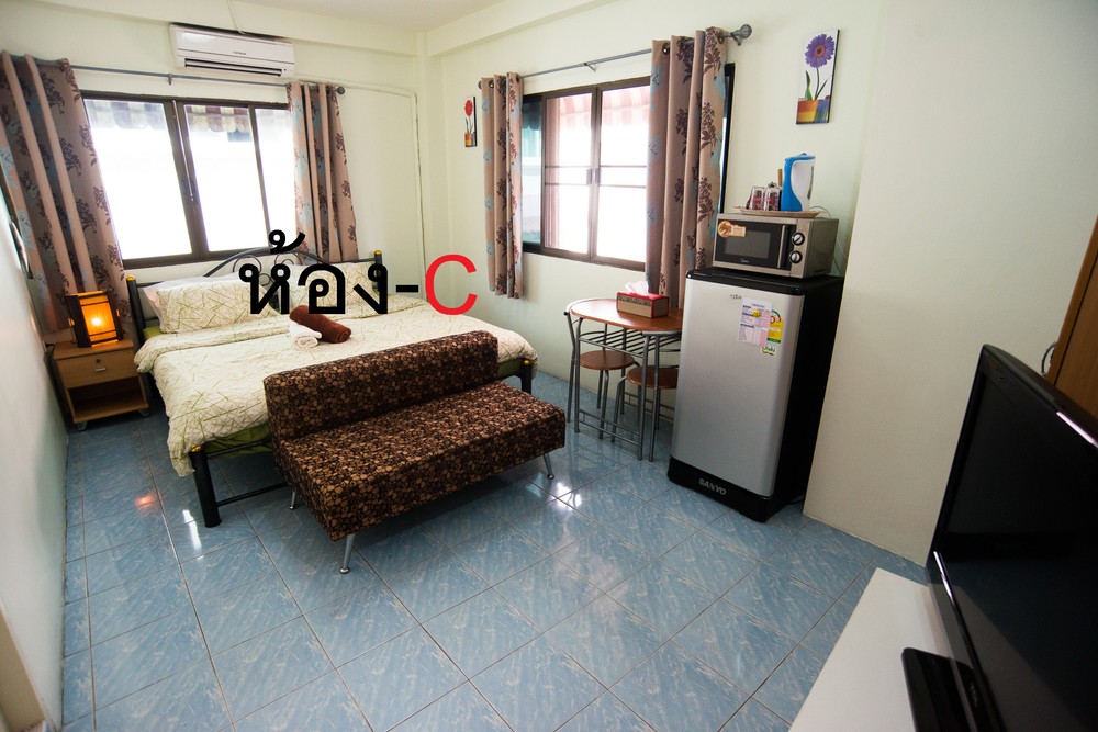 ห้องเฟอร์ฯครบมีแอร์ราคาสุดคุ้มเริ่มต้นจาก3300฿/เดือนหรือ850฿/สัปดาห์สามารถนำสัตว์เลี้ยงมาได้