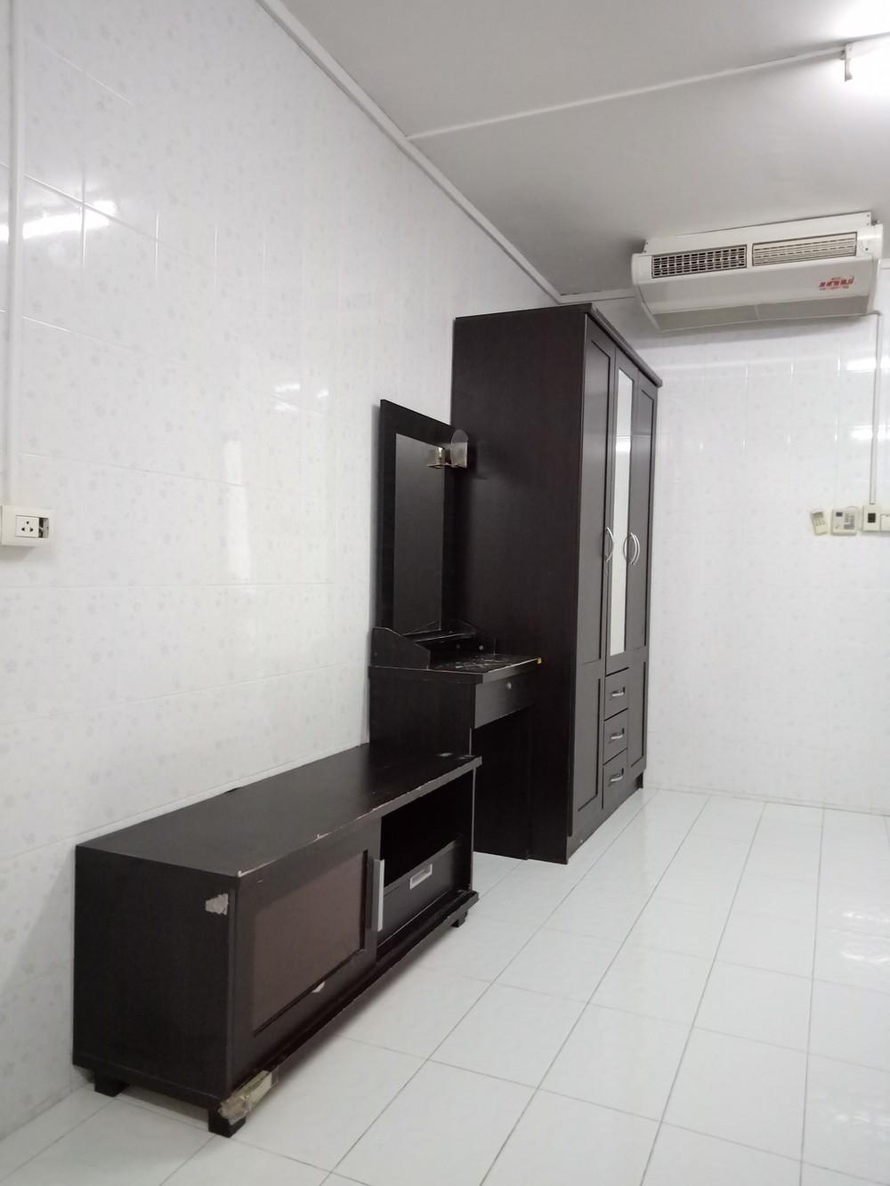 "TVC CONDO ทีวีซีคอนโดมิเนียม 2
ด่วนมาก!!!ให้เช่าคอนโดห้อง Studio ขนาด 38 ตรม.ชั้น9"