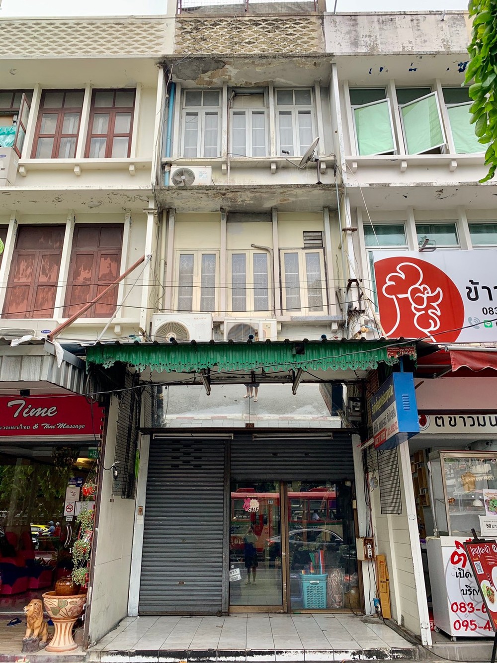 อาคารพาณิชย์ติดถนนสีลม ใจกลางเมือง ย่านเศรษฐกิจ