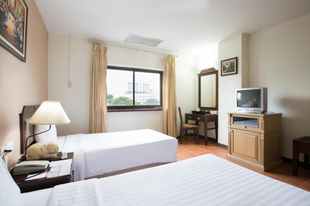 ห้องพักรายเดือนโรงแรม ไนท์ บาซ่าร์ เพลส