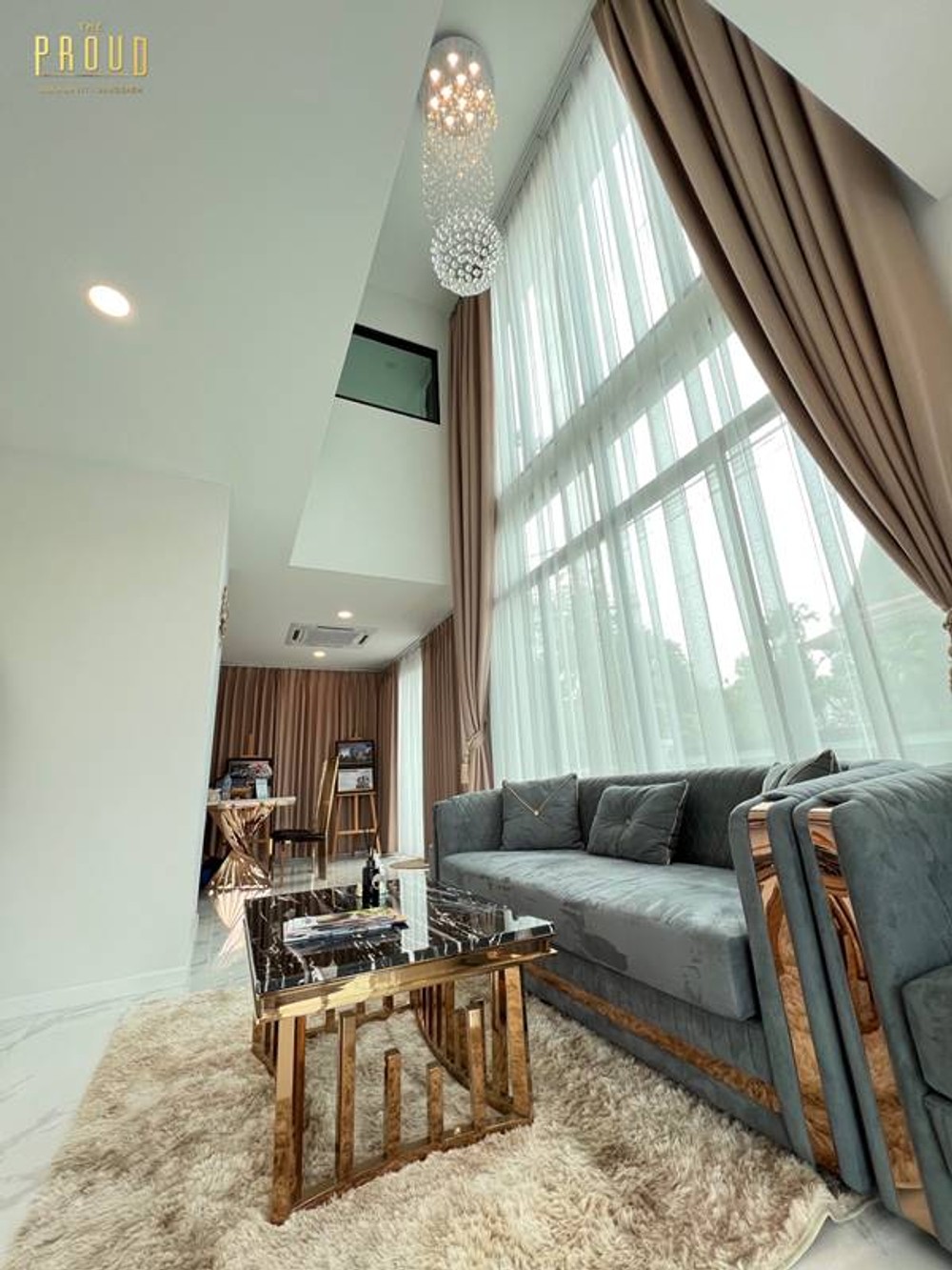 บ้านแนวคิดใหม่ ดีไซน์สุดโมเดิร์น 3 ชั้น พื้นที่ใช้สอยกว้างขวางพิเศษอย่างลงตัว วัสดุสุดหรู ทำเลใจกลางเมือง ใกล้บางแสน