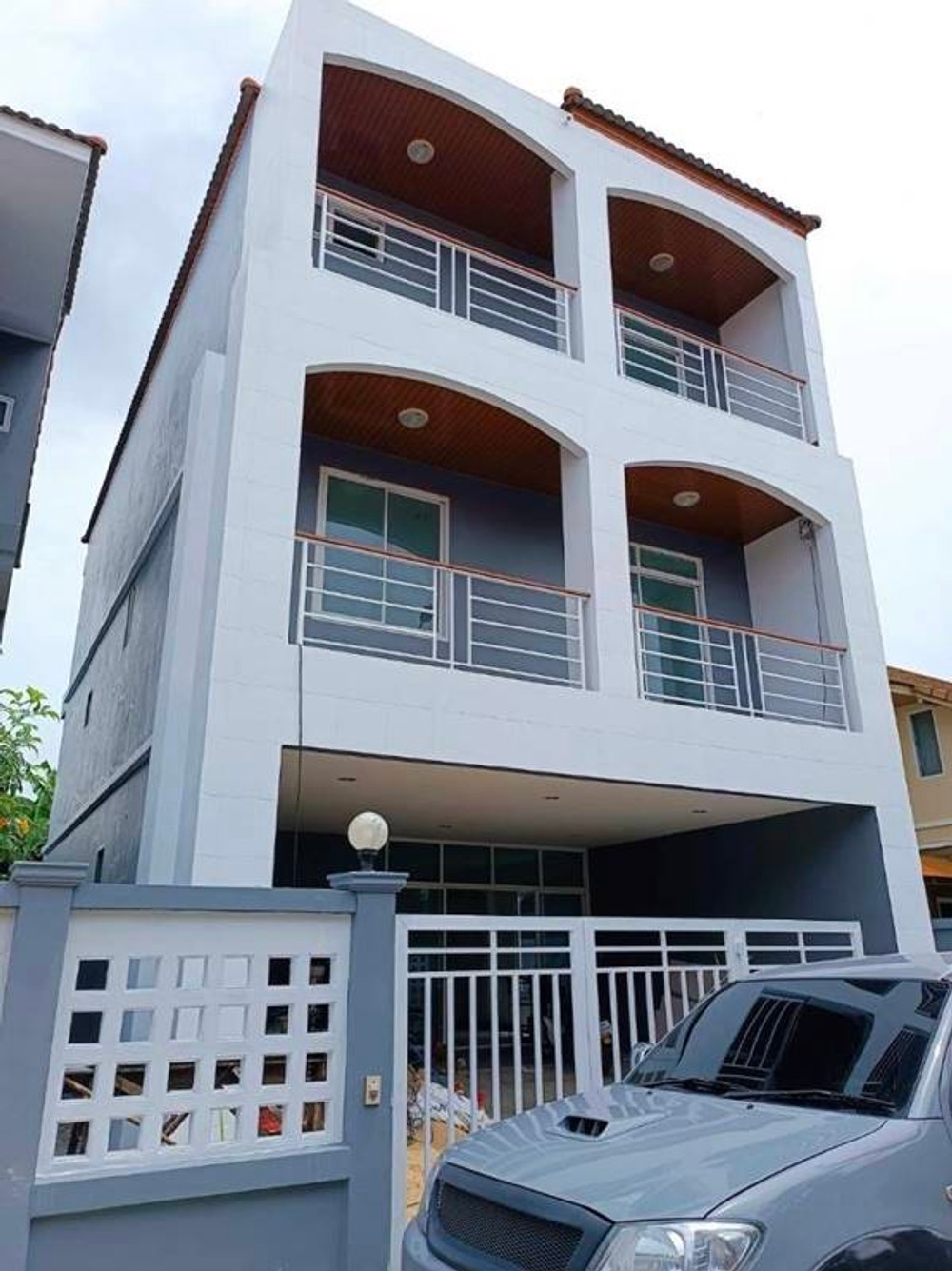สายไหม ขายบ้านเดี่ยว 3 ชั้น ม.มัณฑิตา (ไม่มีค่าส่วนกลางรายเดือน) ซ.พหลโยธิน 52 (ซ.เพิ่มสิน 20 แยก 5)
