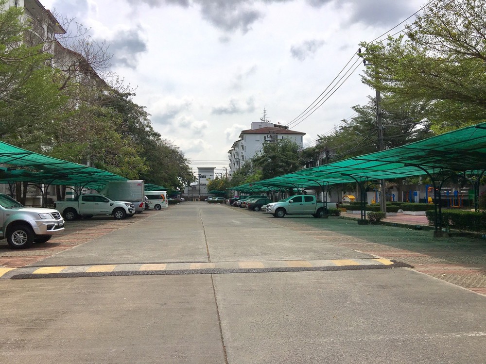 คอนโดให้เช่า 2 ห้องนอน 1 ห้องน้ำ ขนาด 60 ตรม คอนโดบ้านสวนธน ศรีนครินทร์ซอยศรีด่าน 22 มีสระว่ายน้ำ สโมสร สนามเด็กเล่น ถนนกว้างสงบ โทร 081-120-1200