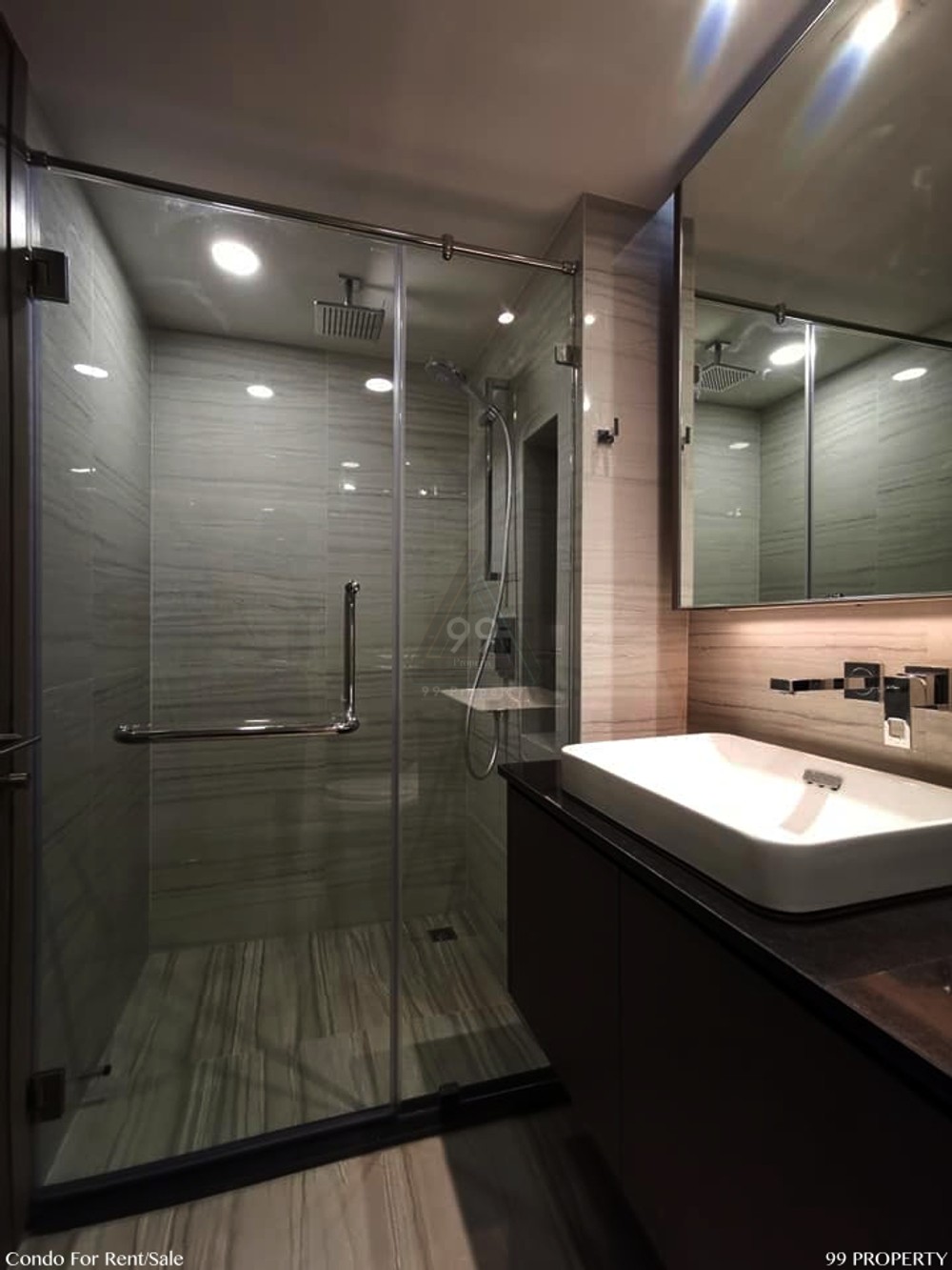 Klass Condo Silom [คลาส คอนโด สีลม]