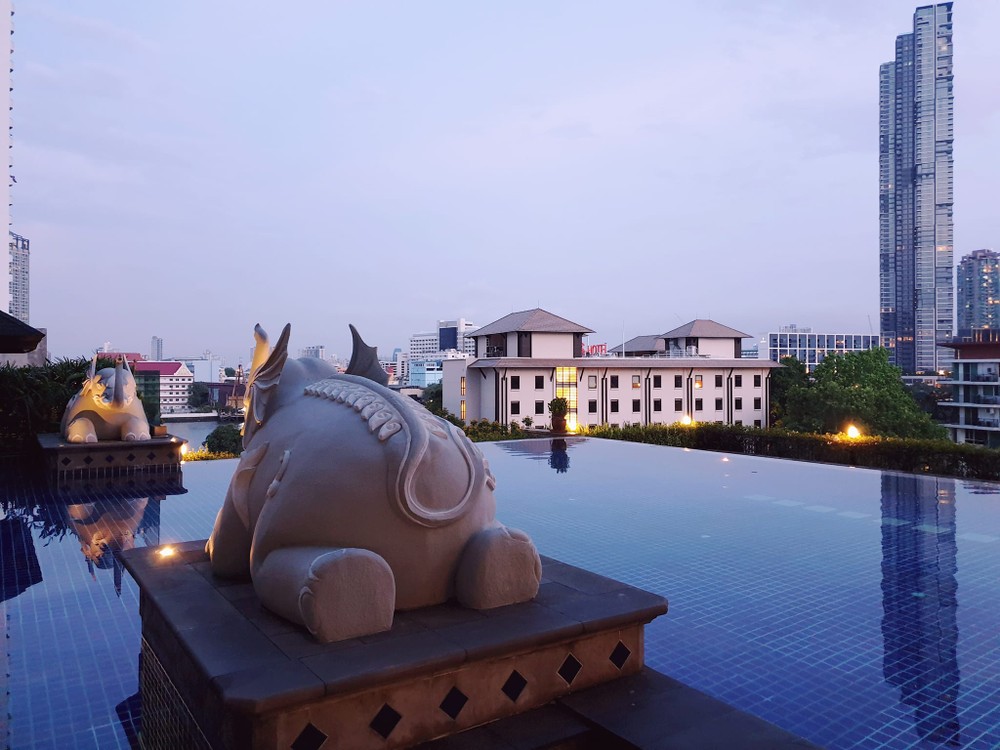 ให้เช่าคอนโด บ้านสาทรเจ้าพระยา วิว แม่น้ำเจ้าพระยา สระว่ายน้ำ และเอเชียทีค  
