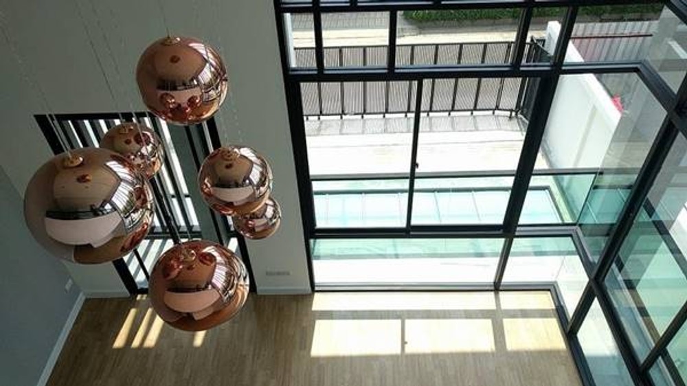 ขายด่วน บ้านสร้างใหม่ ใกล้เซ็นทรัล อีสวิลล์ Modern Luxury Home 3ชั้น สร้างเสร็จใหม่ตกแต่งพร้อมเข้าอยู่
