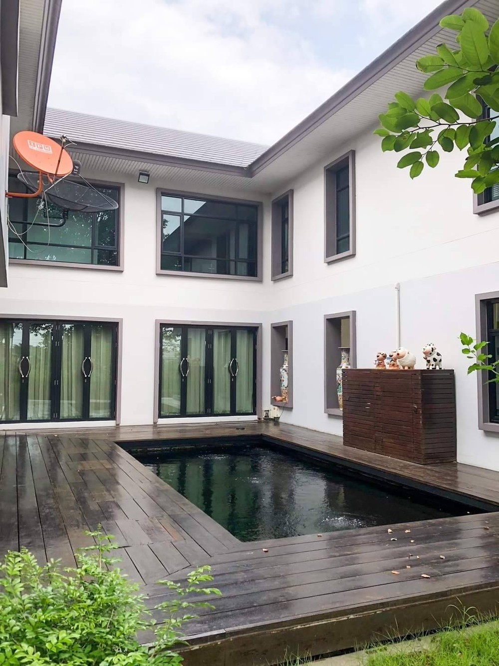 ขายด่วน บ้านเดี่ยวหมู่บ้านบุษราคัม Residence พื้นที่ 161.6 ตารางวา บ้านหรูหลังใหญ่ พร้อมอยู่ ใกล้ทางด่วน เดินทางสะดวก เพียง10นาทีจากม.มหิดล
