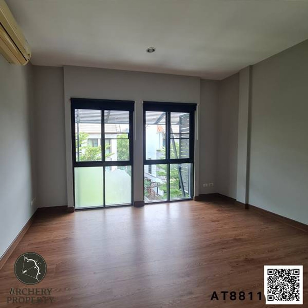ทาวน์เฮ้าส์ 3 ชั้น ใน วันดารา แมนดาริน่า Renovated 3 Storey townhouse for sale Sukhumvit 77