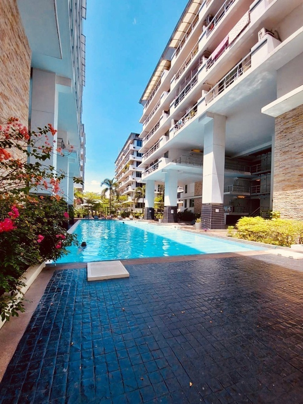 2 Beds 2Baths 80sqm
For Rent 20000 bht per month
For Sale 5 ml. near Bts Onnut, ห้องใหญ่ ระเบียงกว้าง